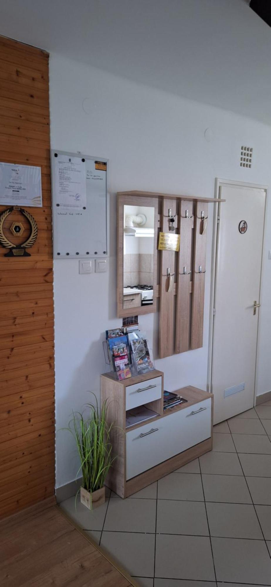 For You Apartman Gyula Bagian luar foto