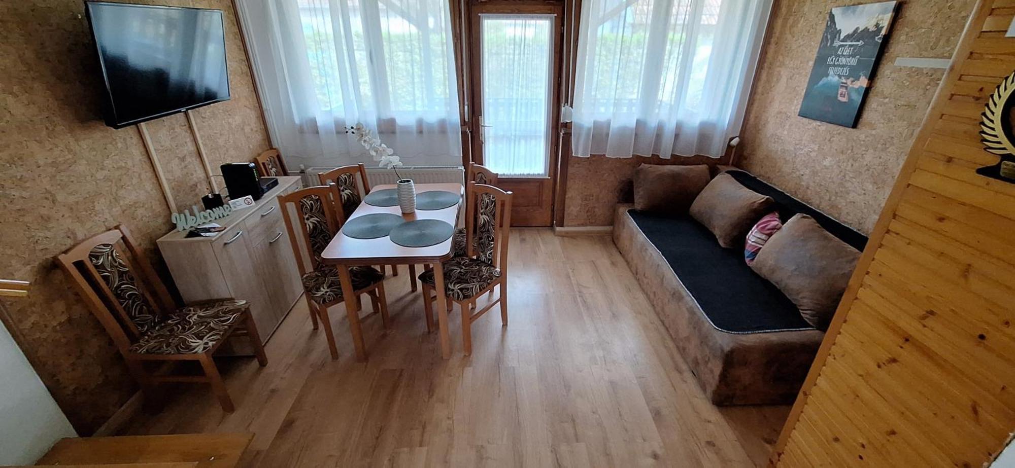For You Apartman Gyula Bagian luar foto