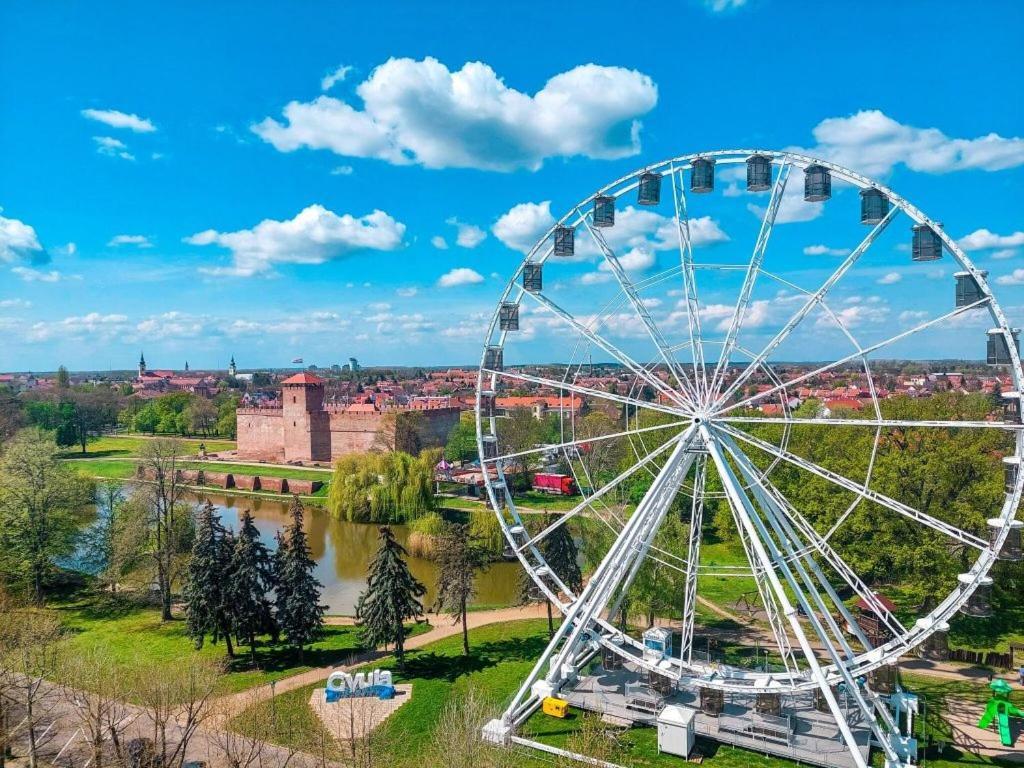 For You Apartman Gyula Bagian luar foto